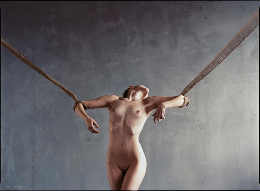 annuaire photographes suisse romande, Analog art nudes - film photography, femininity devoted - http://www.fabienqueloz.com - FabienQueloz de Neuchâtel