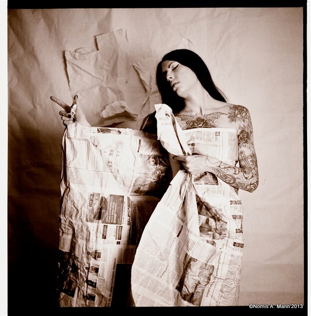 Nemesis :  paper girl, ns:Nomis A. Mann, annuaire photo modele